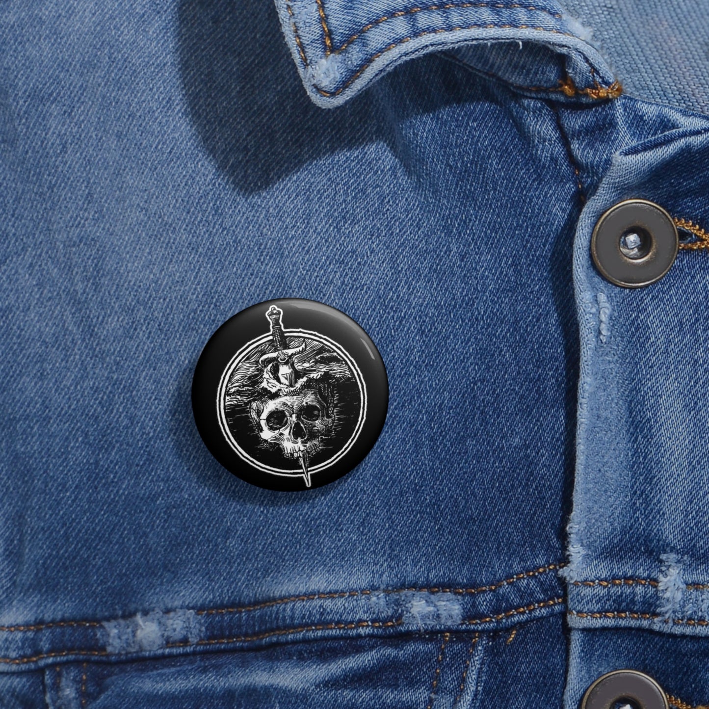 Pin (2 Sizes) | Sea of Treachery Sigil